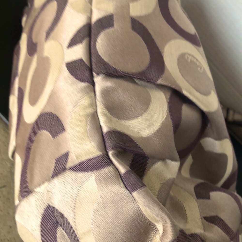 Coach Shoulder Bag. - Picture 6 of 12
